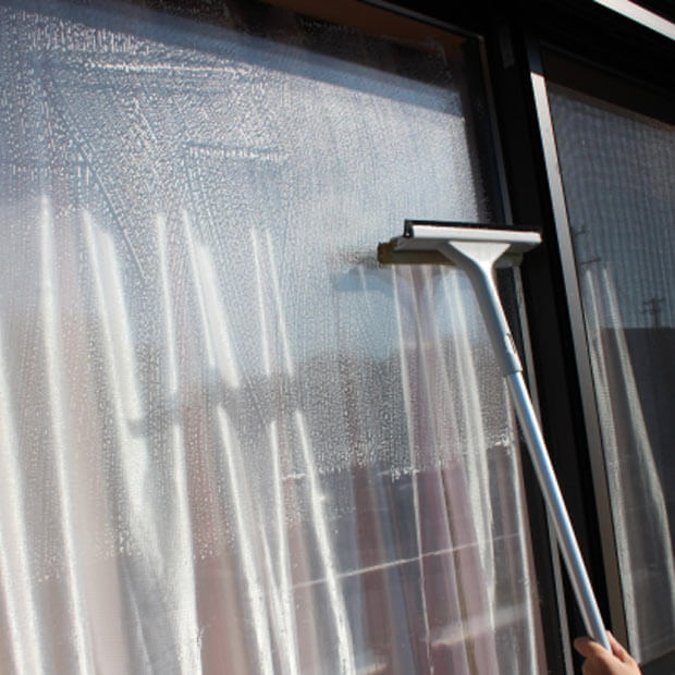 人気満点 ガラスワイパー 水切りワイパー スルームミラーブラシ 窓に損傷なし 浴室 台所 車 鏡 その他のガラスまたは卓上 窓の汚れを落としに適 ステンレス鋼 耐久性